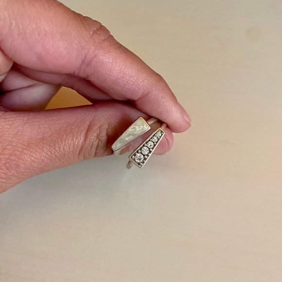 Silpada Triangle Ring Retired Sterling Silver Stackable - Picture 1 of 3